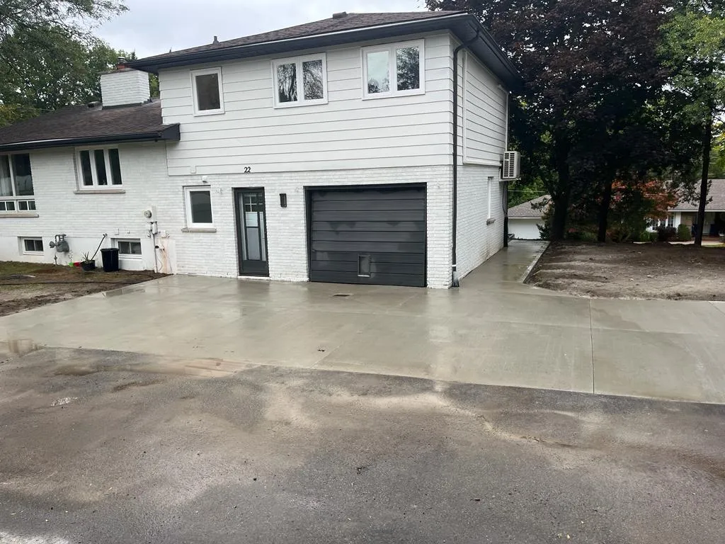 Concrete vs. Asphalt Driveways: Which is Better for Brantford? — Brantford Concrete Forming blog